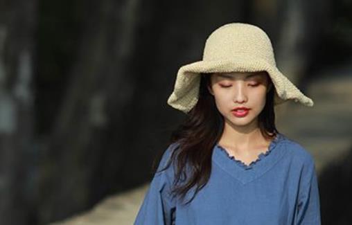 一句话幽默的自我评价语录文案