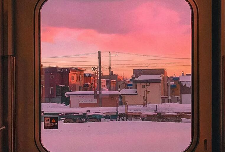 不喜欢过任何节日的说说文案