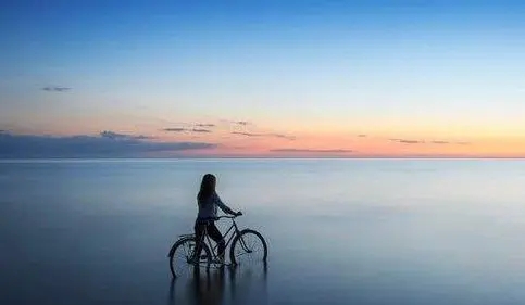 女人潇洒霸气的说说文案