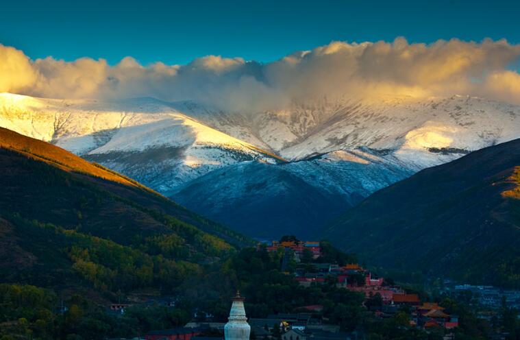 登上山顶看风景的诗句文案
