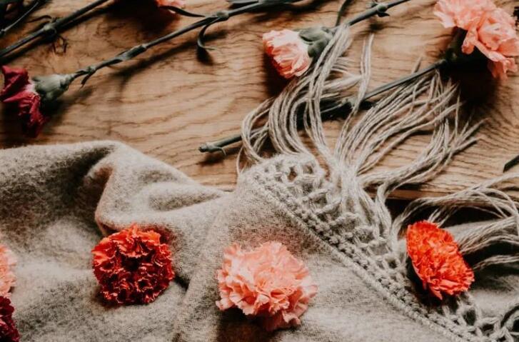 有关幸福的名人名言或语句文案