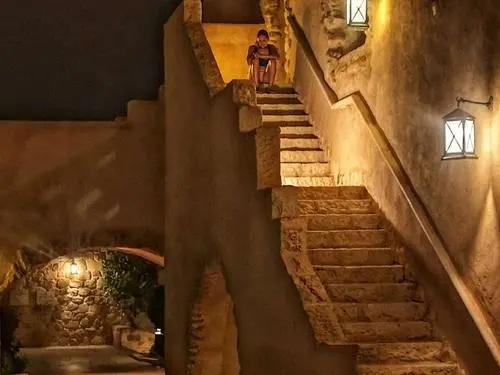 描写楼梯的诗句文案