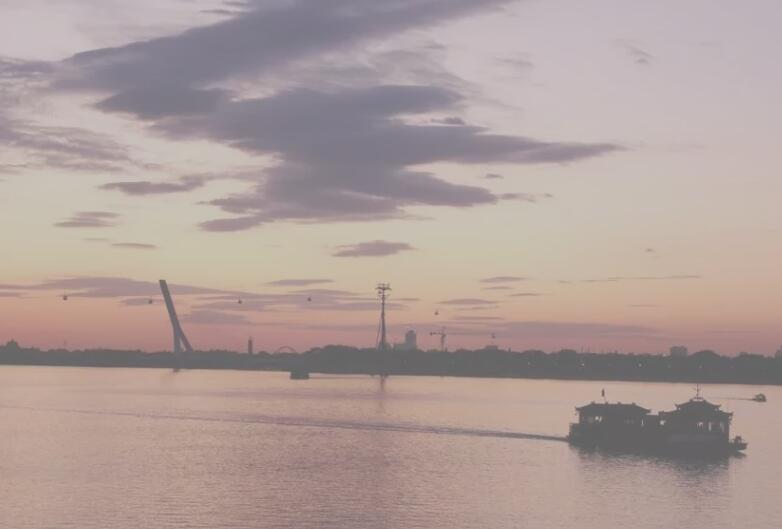 激励人拼搏奋斗的诗句文案