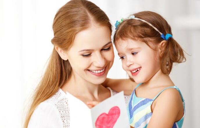 关于母爱的句子文案和段落