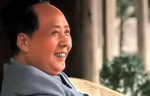 描写伟人去世的悲伤的句子文案