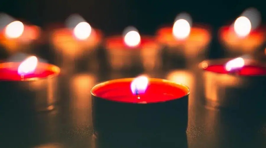 对逝世的人的哀悼的句子文案