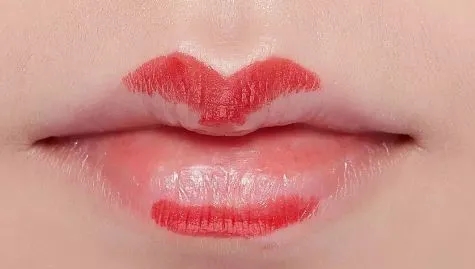 形容嘴唇漂亮的句子文案