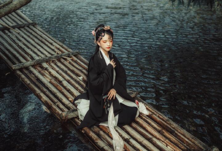 汉服发朋友圈句子文案