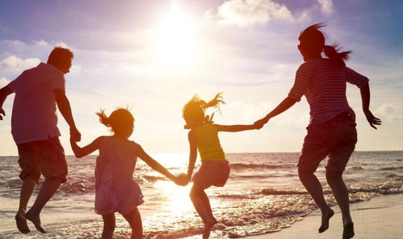 带宝宝去海边玩的朋友圈说说文案