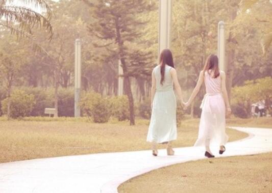 感慨多年友谊的句子文案