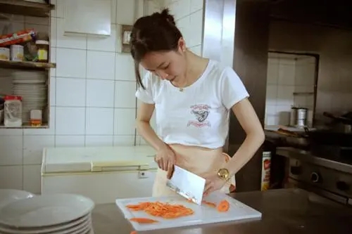 家有美厨娘说说文案