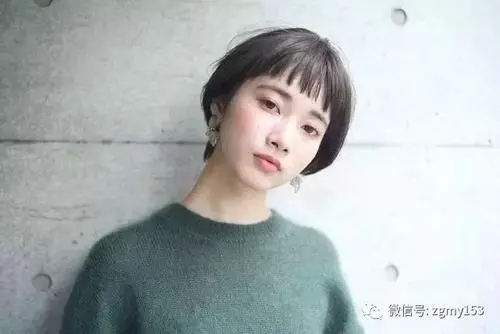 女生剪短发的文案