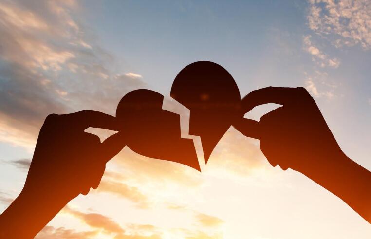 发圈暗示情人分手的句子文案