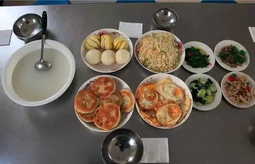 今天伙食不错的说说文案