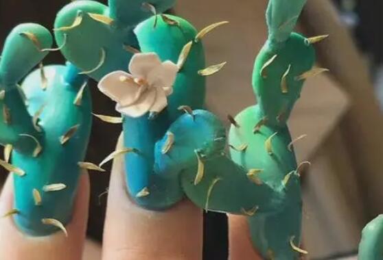 漂亮美甲的搞笑句子文案