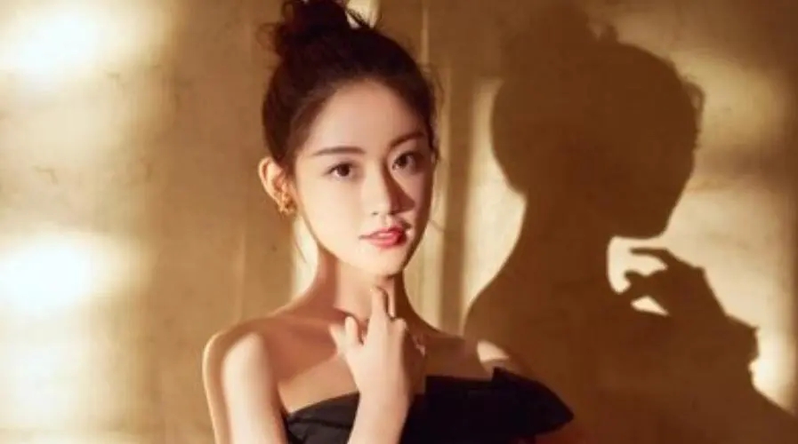 形容女子才华兼备的句子文案