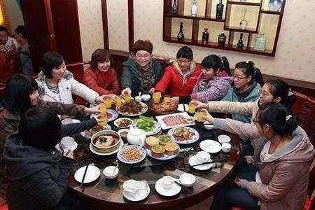 一家人相聚温馨的句子文案