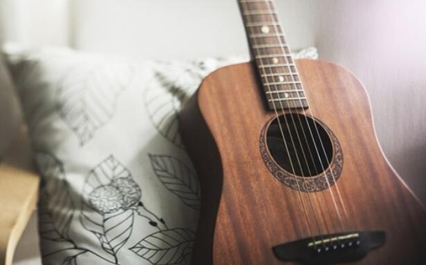 珍惜爱你的人的句子文案