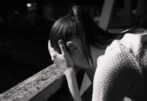 简短的抑郁到死句子文案七字