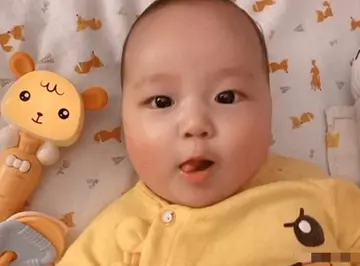 搞笑晒娃的朋友圈