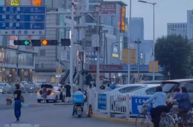 回家路上一个人说说文案