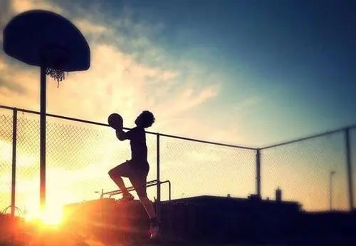 关于热爱篮球的短句子文案