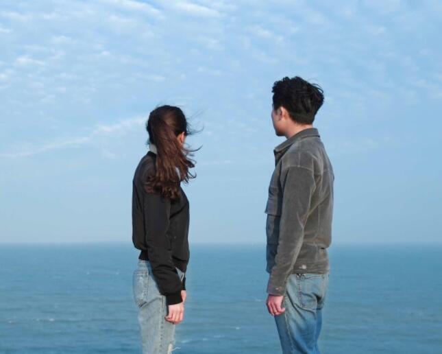 顾城诗歌《等》