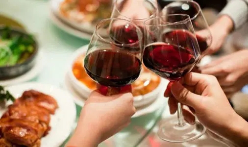 喝酒让对方看到心疼的句子文案