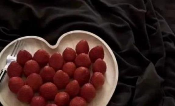 看透友情的心凉的句子文案