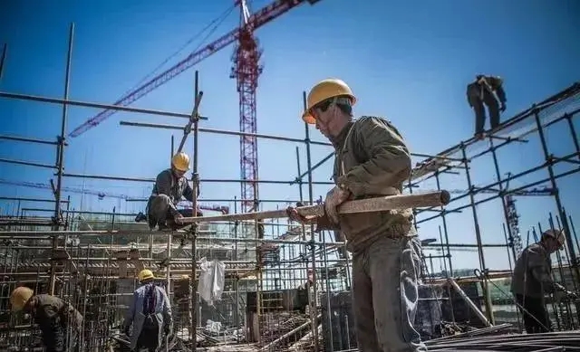 形容工地辛苦的句子文案