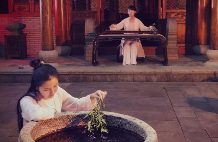 形容极度思念一个人的诗句文案