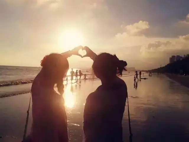 闺蜜的说说文案发朋友圈