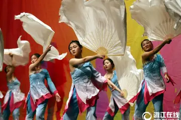 女装新款发朋友圈说说文案