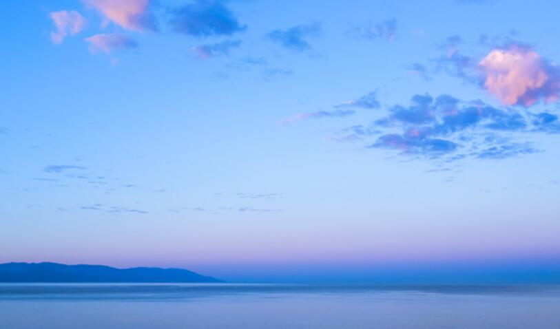 描写天空蓝的优美句子文案