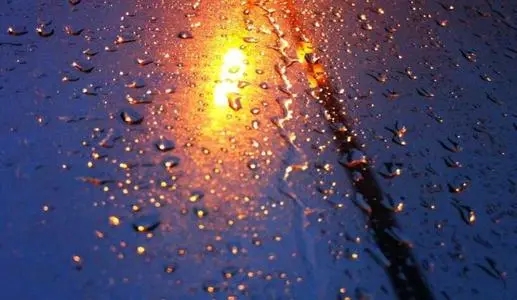 夏天下雨描写唯美句子文案