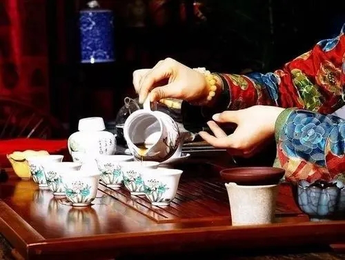 赞美女人如茶唯美句子文案