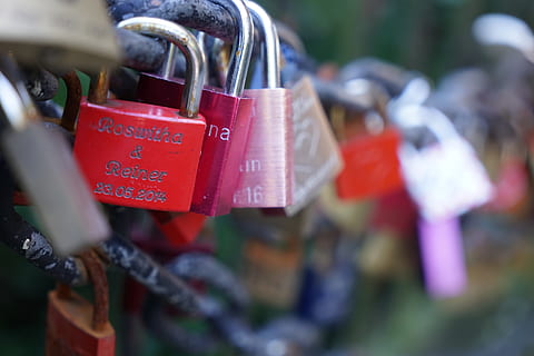 爱与被爱的伤感说说文案