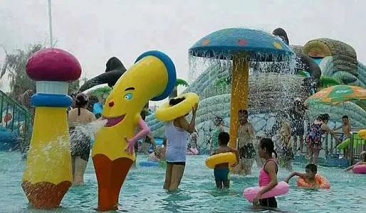 适合水上乐园发的朋友圈