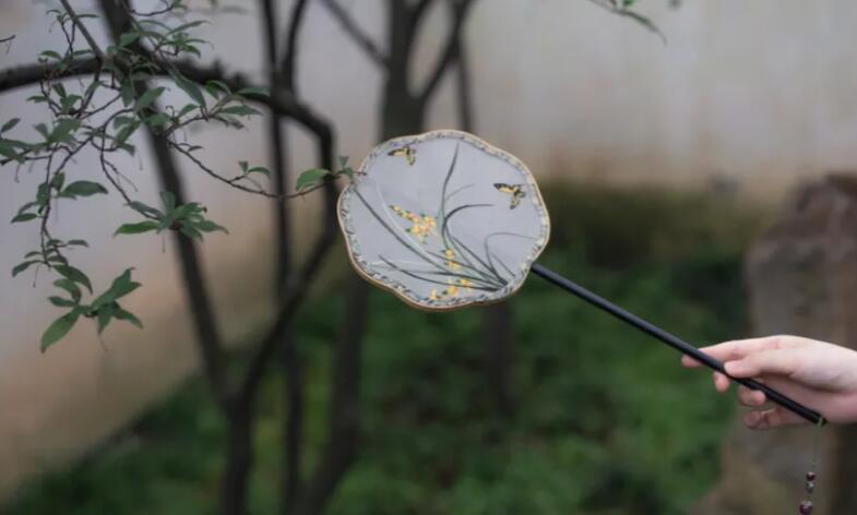 适合发说说文案的唯美诗句