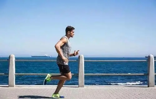 烈日下运动的句子文案