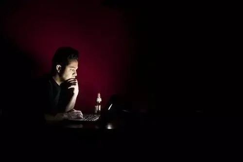 夜深了对自己说的一句话