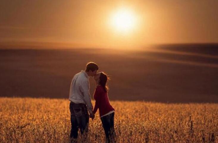 情侣表达爱意的英文句子文案