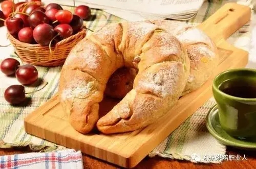 形容面包好吃的句子文案