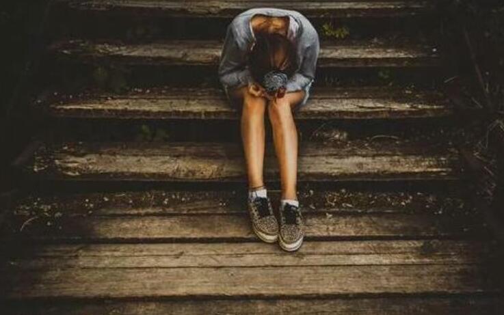 对感情特别失望的句子文案