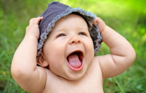 带娃出去溜达开心的说说文案