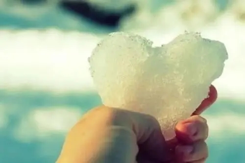 爱情很扎心的句子文案