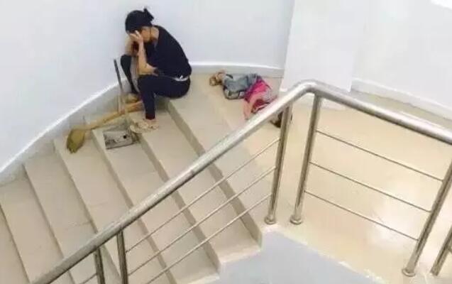 表示感动的动作描写的句子文案