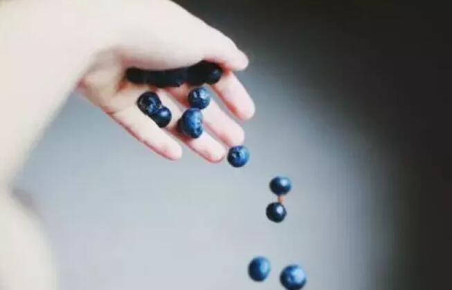 人都败给了现实的句子文案