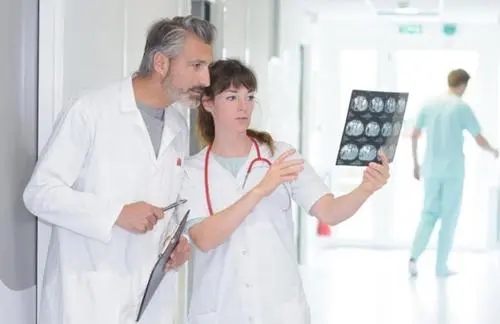 评价医生的优美句子文案