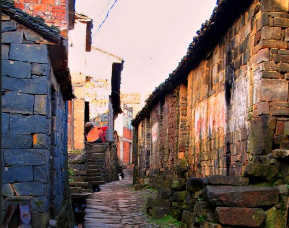 故地重游发朋友圈说说文案